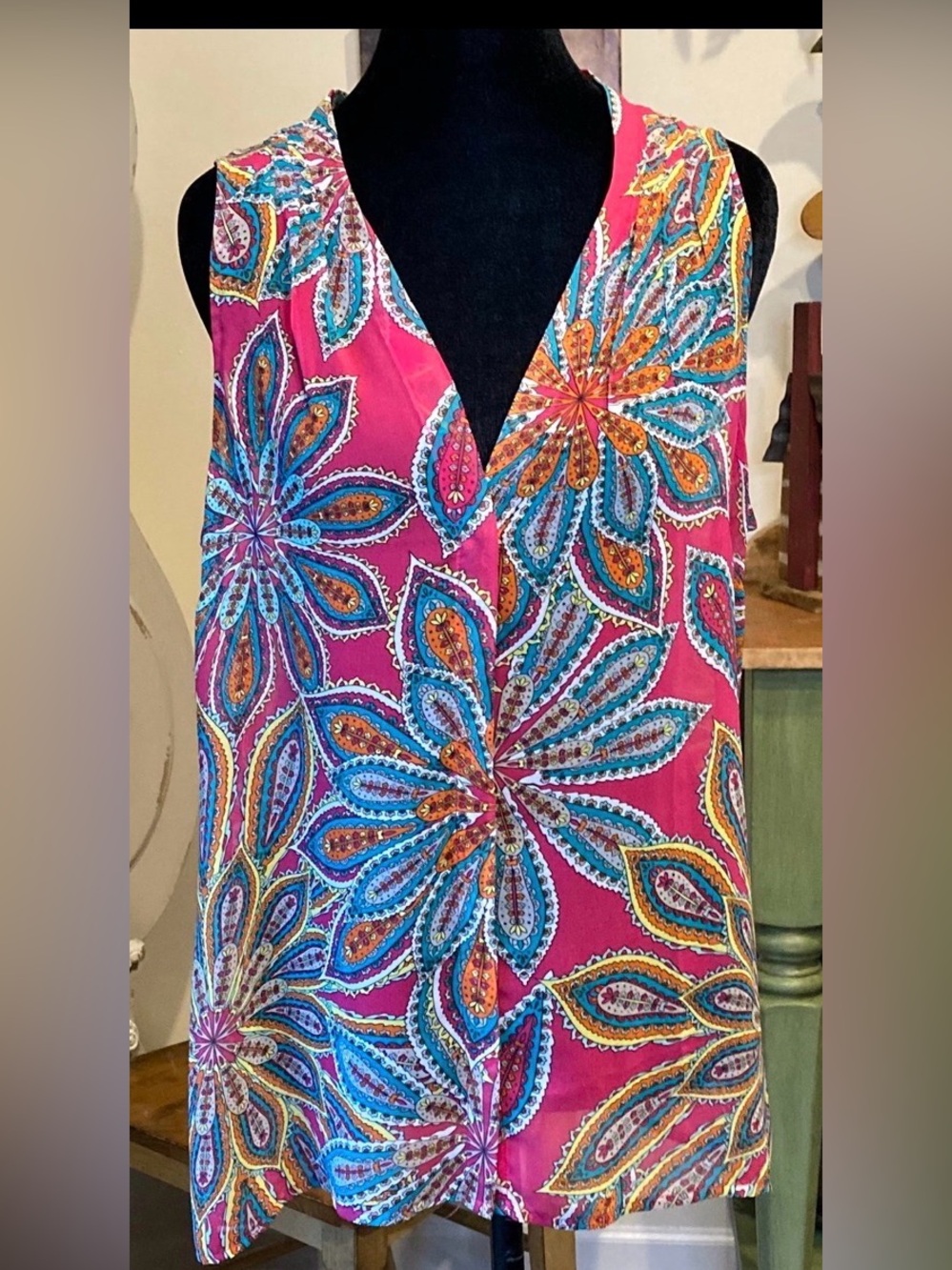 Banana Republic Floral V-Neck Sleeveless Blouse Pink Aqua Med.